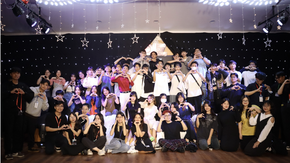 Hồng Minh, Quán Quân SOL Mùa 2, Gây Sốt tại Music Show 'Euphoria' Đà Nẵng 2 Cuộc hội ngộ giữa các bạn học sinh đến từ các trường THPT tại Đà Nẵng- các yếu tố nhỏ tạo nên sự thành công lớn cho Music Show “Euphoria”.