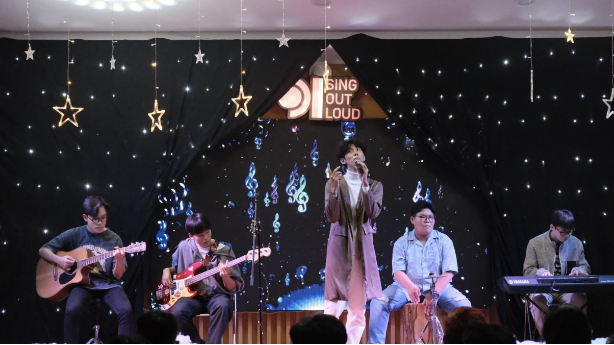 Hồng Minh, Quán Quân SOL Mùa 2, Gây Sốt tại Music Show 'Euphoria' Đà Nẵng 4 Ca sĩ và ban nhạc “xịn xò” đến từ Câu lạc bộ nghệ thuật Nguyễn Khuyến.